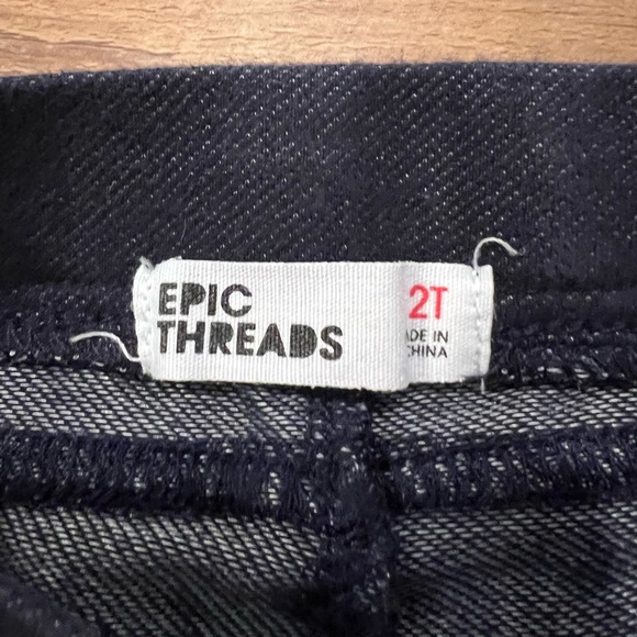 Bundle of Two Baby Girl Shorts, 24 months and 2T - Picture 5 of 10